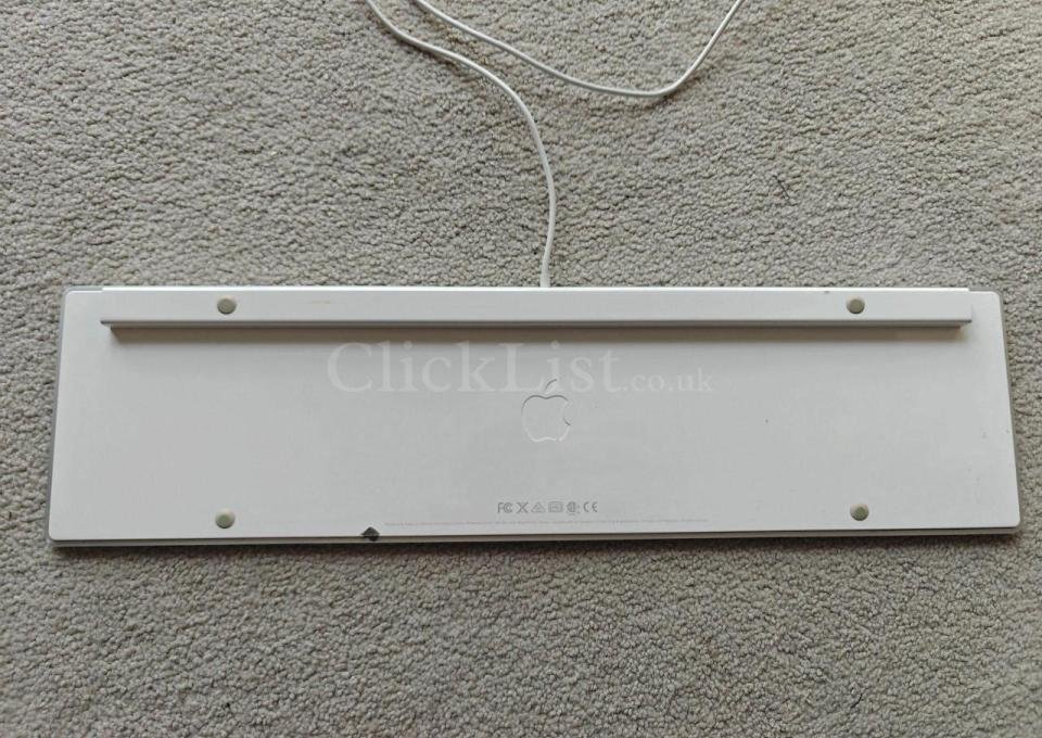 Apple Keyboard - 2/3