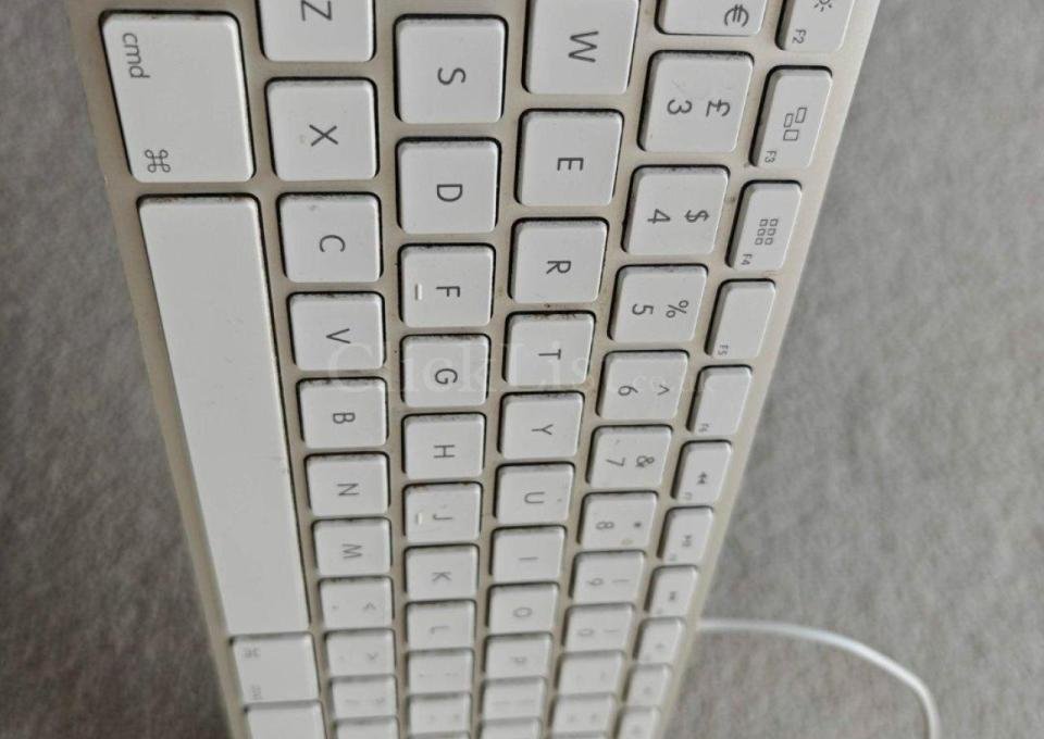 Apple Keyboard - 3/3